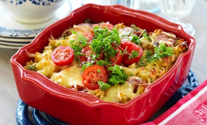 Pastagratäng Med Broccoli Och ädelost