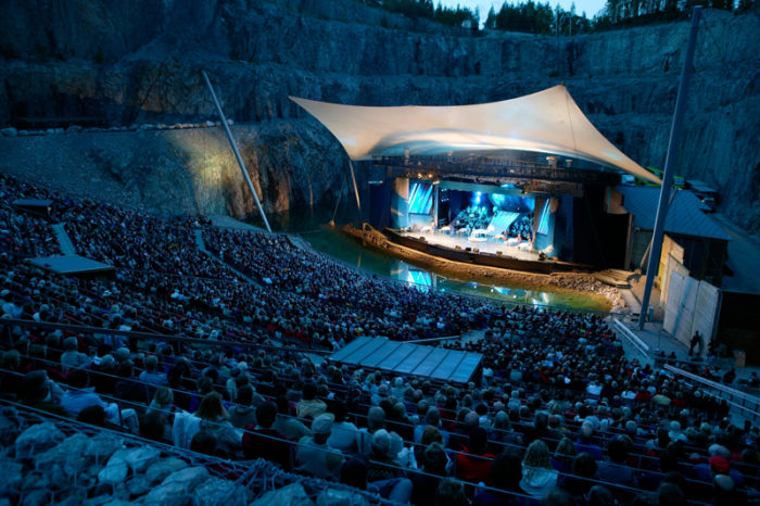 Dalhalla i Rättvik under en kvällskonsert.