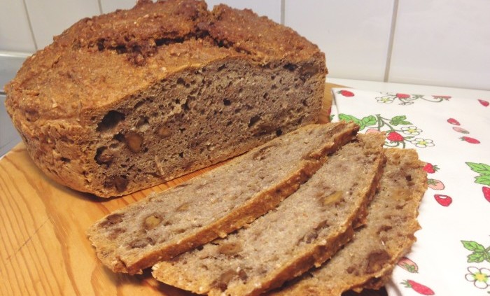 Grytbröd med valnötter