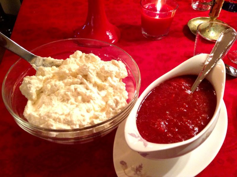 Godaste julaftonsdesserten - ris a la malta med varm jordgubbssås