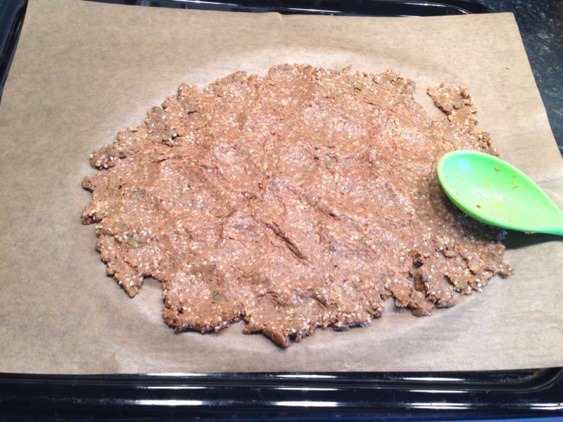 VÄRLDENS ENKLASTE: Sprött och lövtunt julknäckebröd (glutenfritt)
