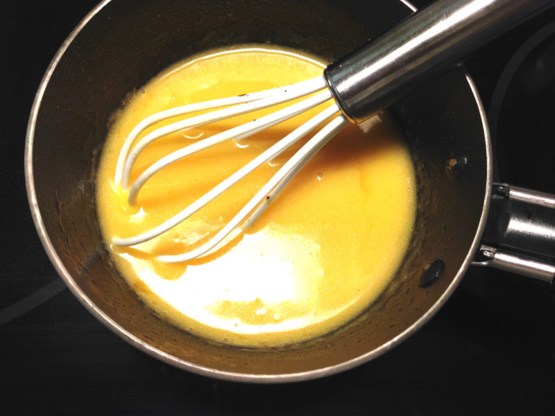 Nyårshummer med dipsås och Leif Mannerströms beurre blanc