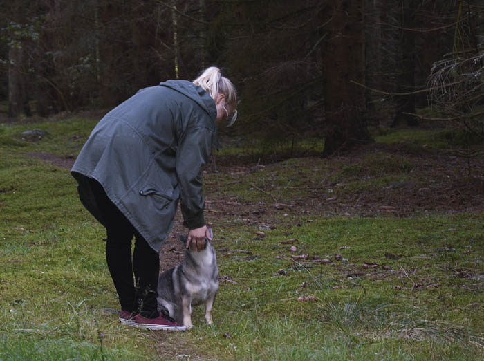 Efter att ha gått runt min Agnes och satt mig fint, så kan jag få godisbiten. Den har jag verkligen gjort mig förtjänt av.