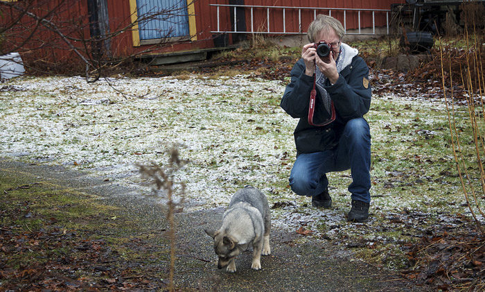 En bild från när Jakob var här. Du ser själv att han hade chansen. Jag bara väntade på instruktioner hur jag skulle posera. Det är nämligen något som jag kan.